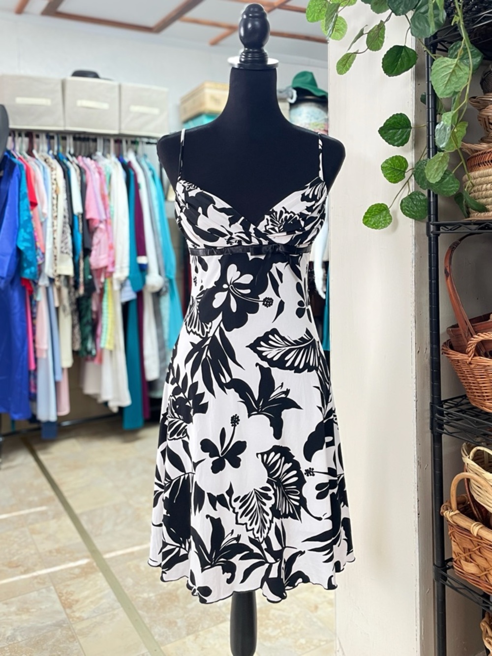 Vintage Y2K City Triangles Black White Floral Mini Dress Spaghetti Strap Size S